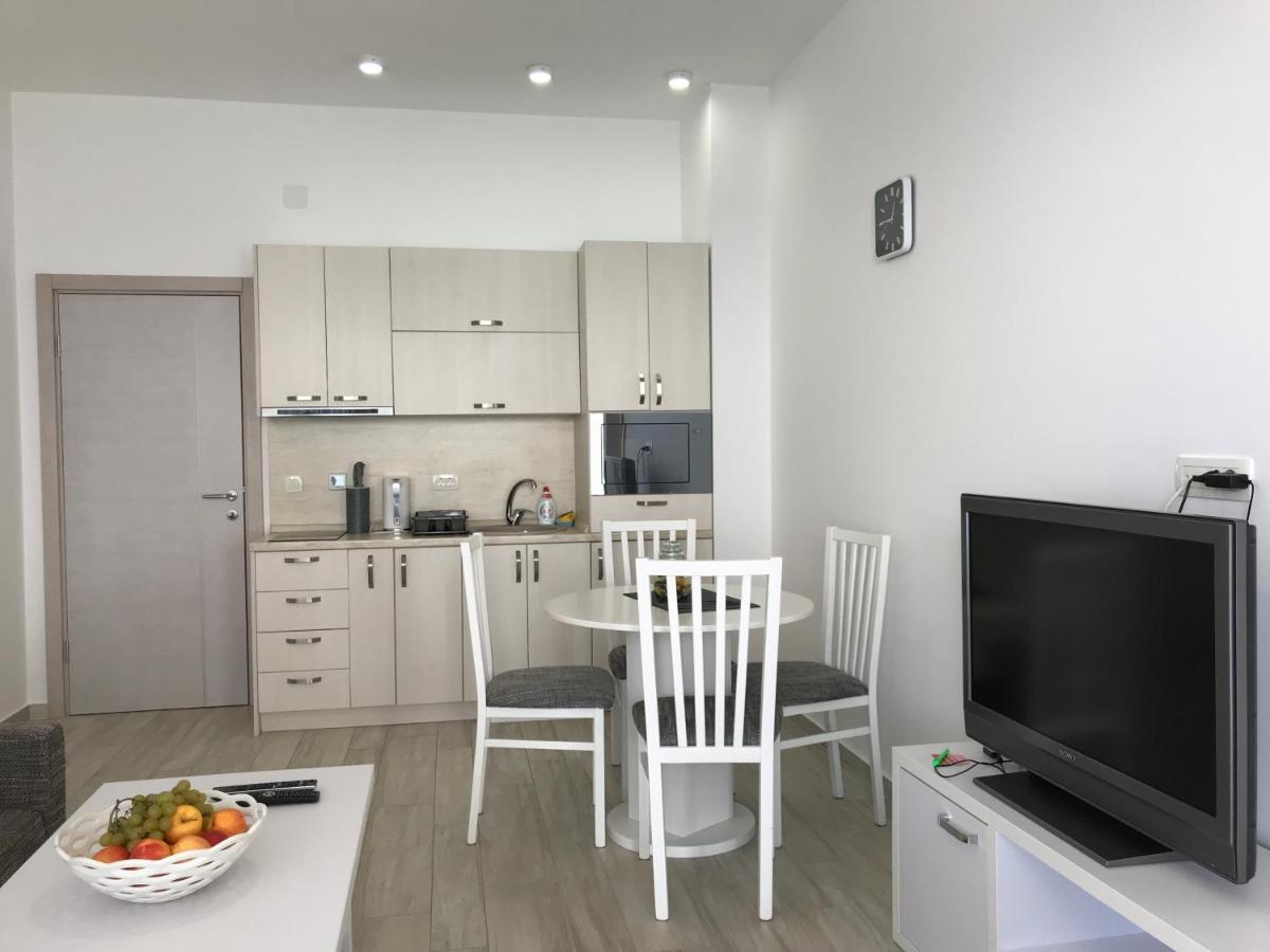 Apartamento First Line Of The Sea 1 Dobra Voda Exterior foto